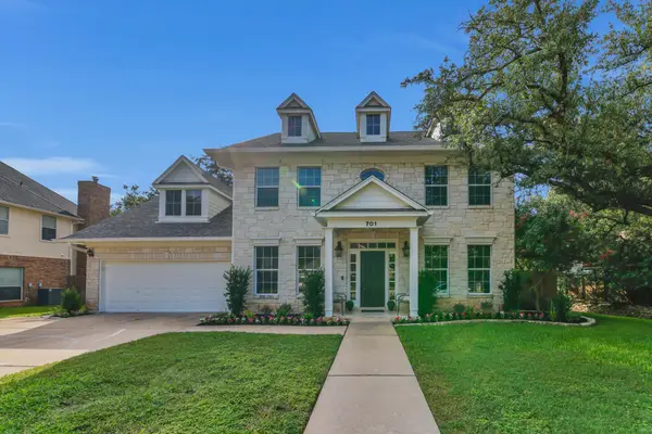 701 Oaklands Dr, Round Rock, TX 78681