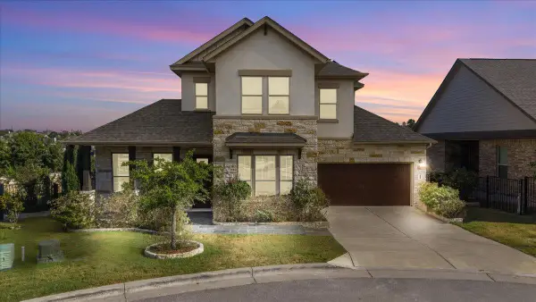 266 Village Oak Dr, Austin, TX 78737