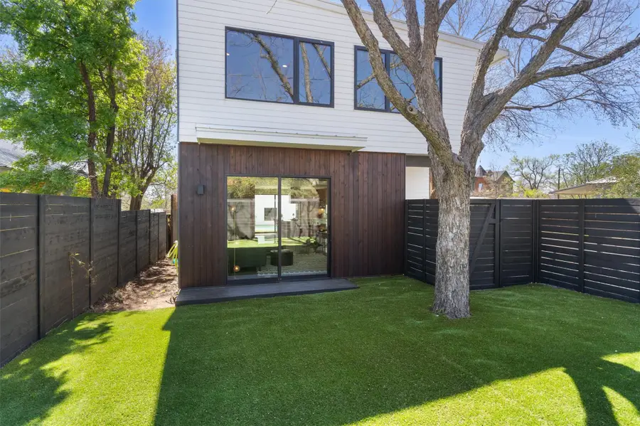 2401 E 11th St, Austin, TX 78702 - #3