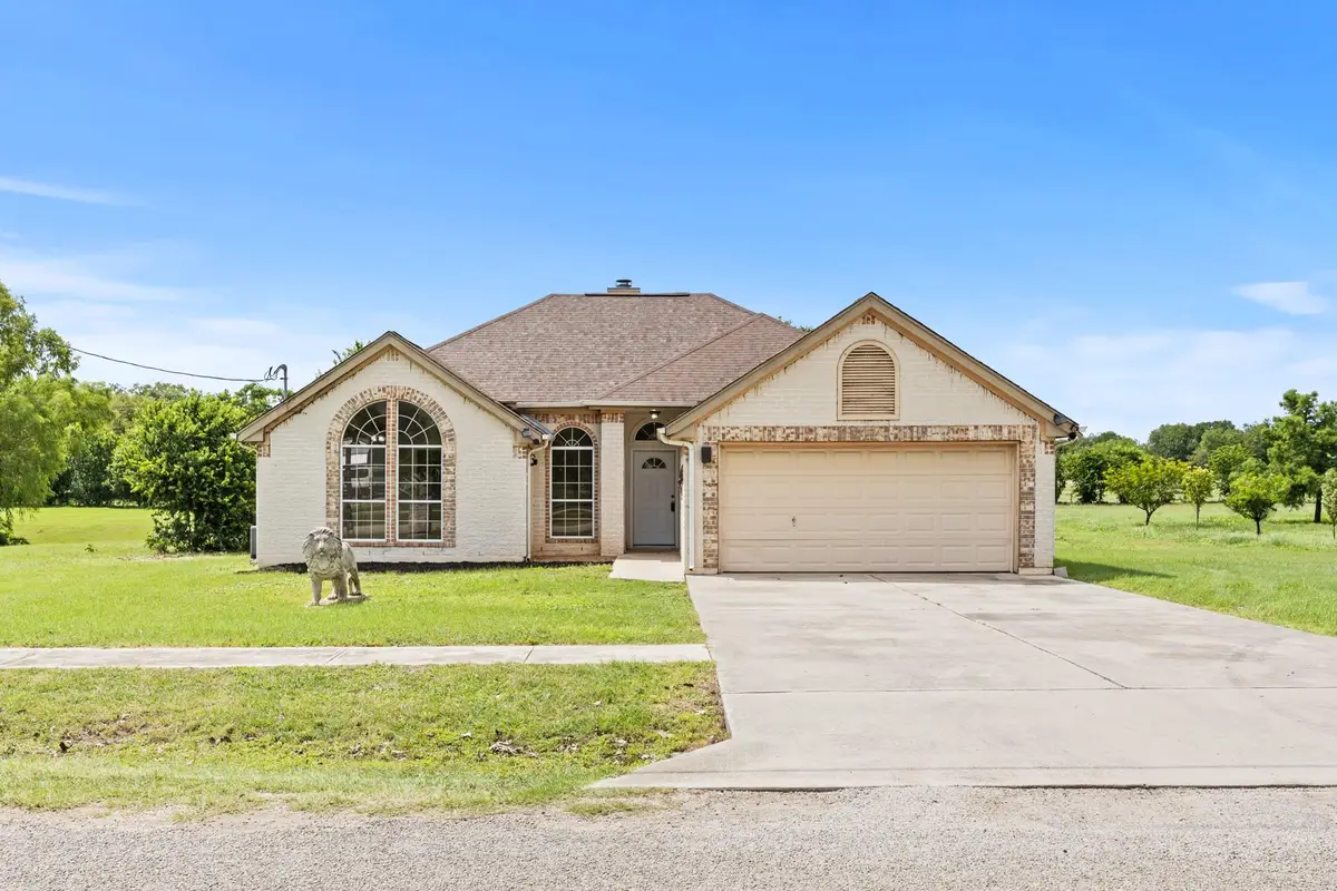84 Thomas Dr, Martindale, TX 78655 - #1