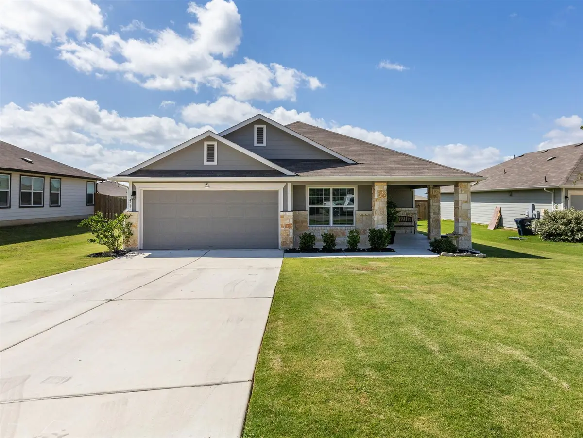 439 Hunter Loop Loop, Bertram, TX 78605 - #1