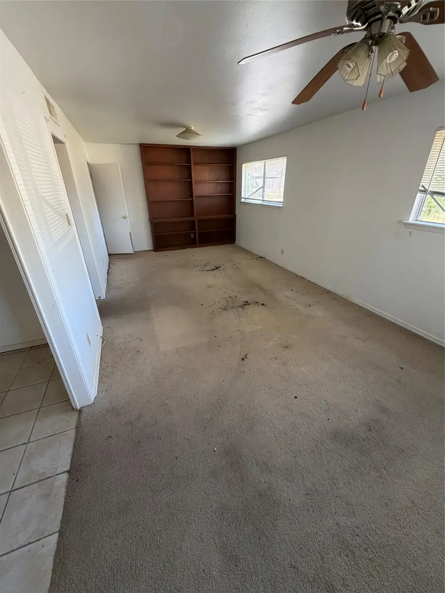 6005 Walnut Hills Dr, Austin, TX 78723 - Image #2