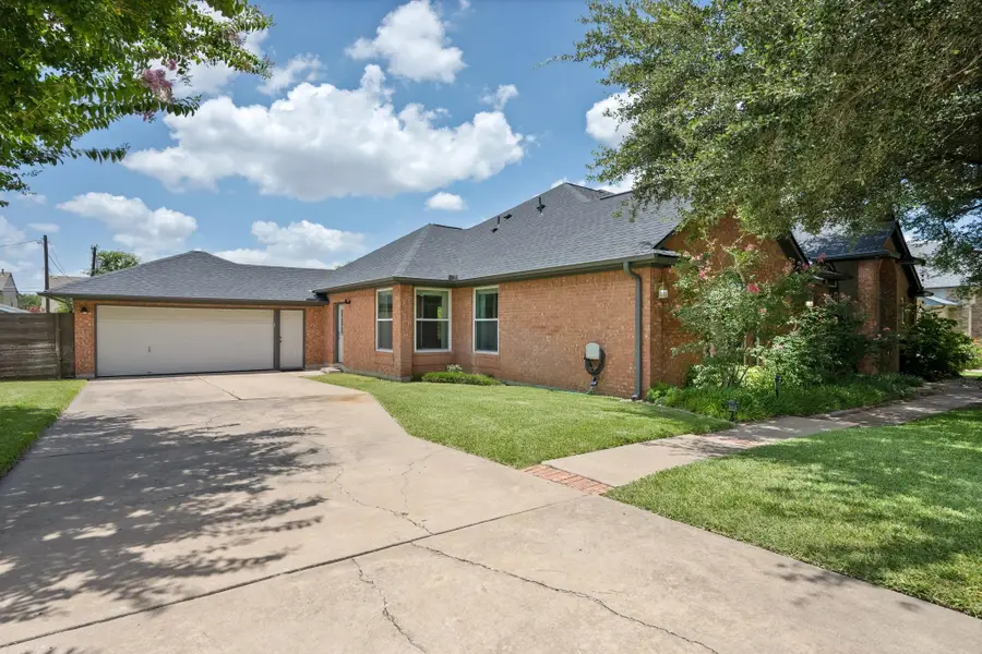 1304 Windcrest Dr, Round Rock, TX 78664 - #2