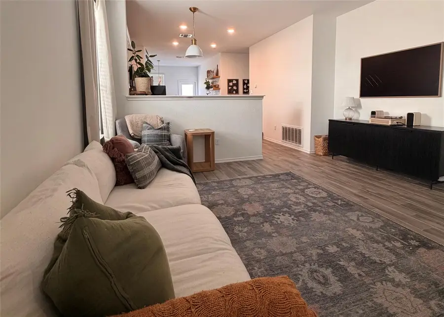 112 Bennington Dr, Liberty Hill, TX 78642 - Image #3