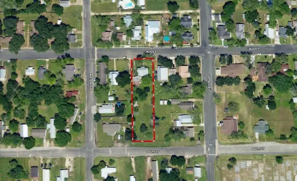 612 Black St, Schulenburg, TX 78956