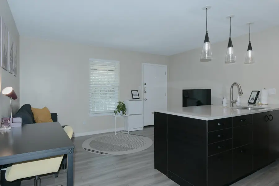 2302 East Side Dr #6, Austin, TX 78704 - Image #2