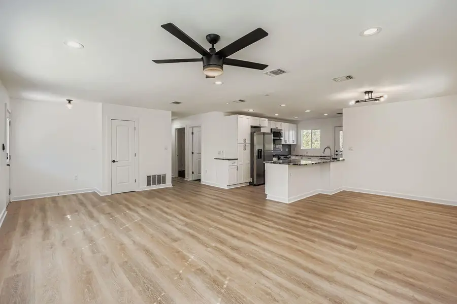 112 Tenorio St, Kyle, TX 78640 - Image #2