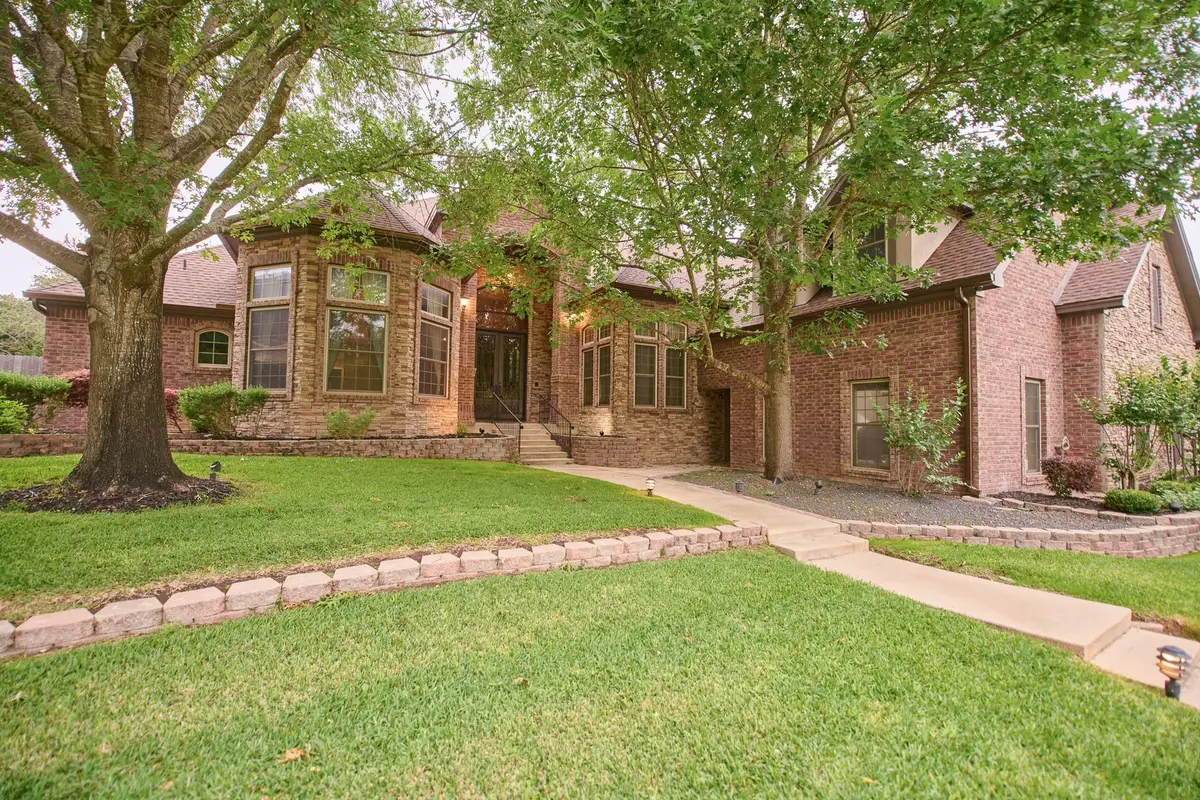 2205 Sunrise Dr, Belton, TX 76513 - #1
