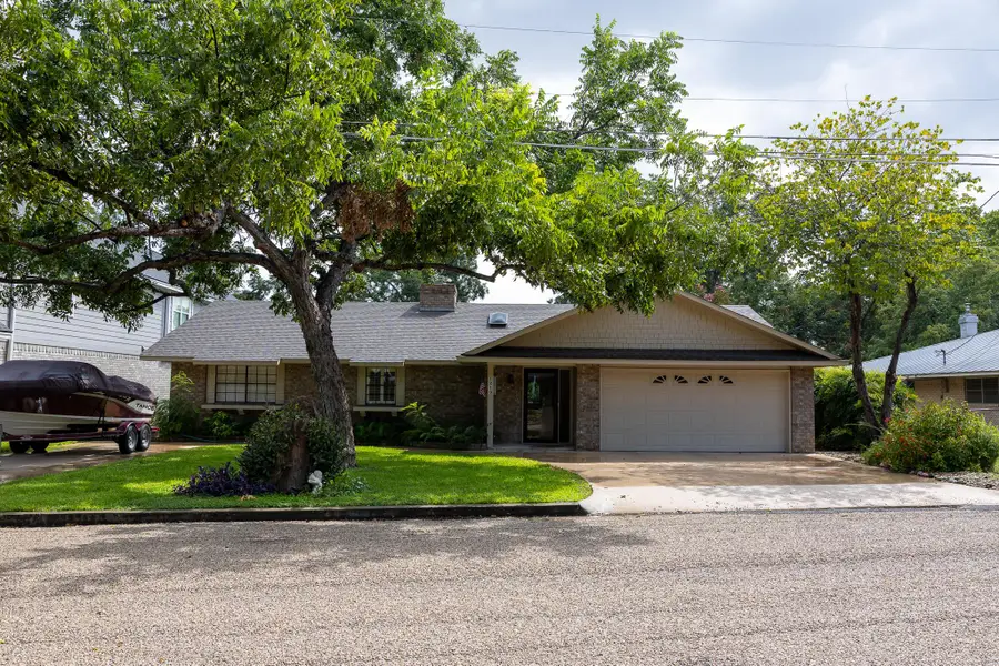 1214 Pecan Dr, Marble Falls, TX 78654 - Image #2