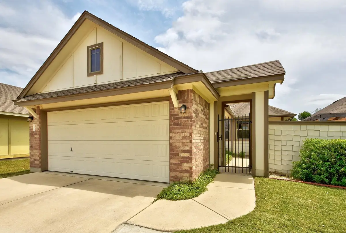 202 Silo St, San Marcos, TX 78666 - #1