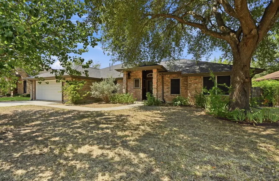 1068 Memorial Cir, New Braunfels, TX 78130 - #2