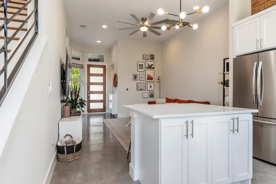 1177 Pandora St #B, Austin, TX 78702 - #2