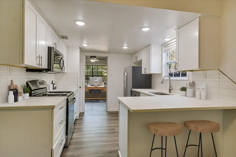 12223 Antoinette Pl, Austin, TX 78727 - Image #3