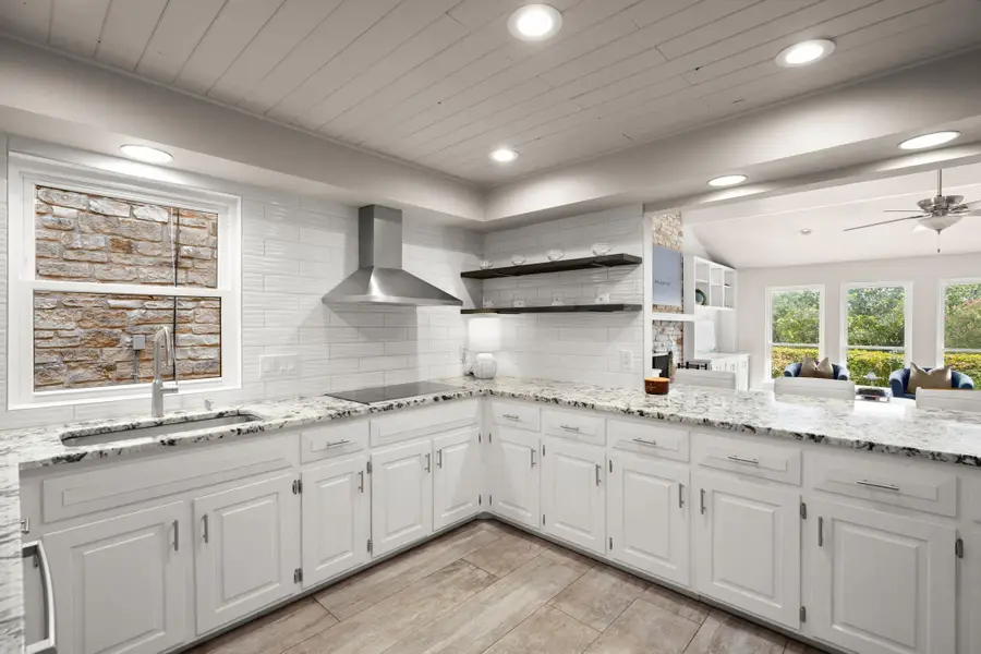 209 Crescent Blf, Lakeway, TX 78734 - #2