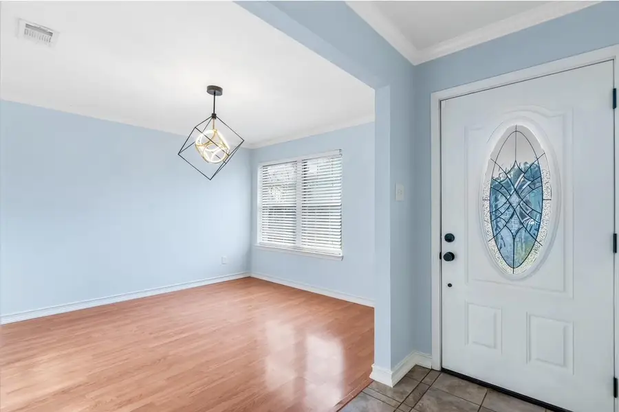 208 Woodmont Dr, Georgetown, TX 78628 - Image #2