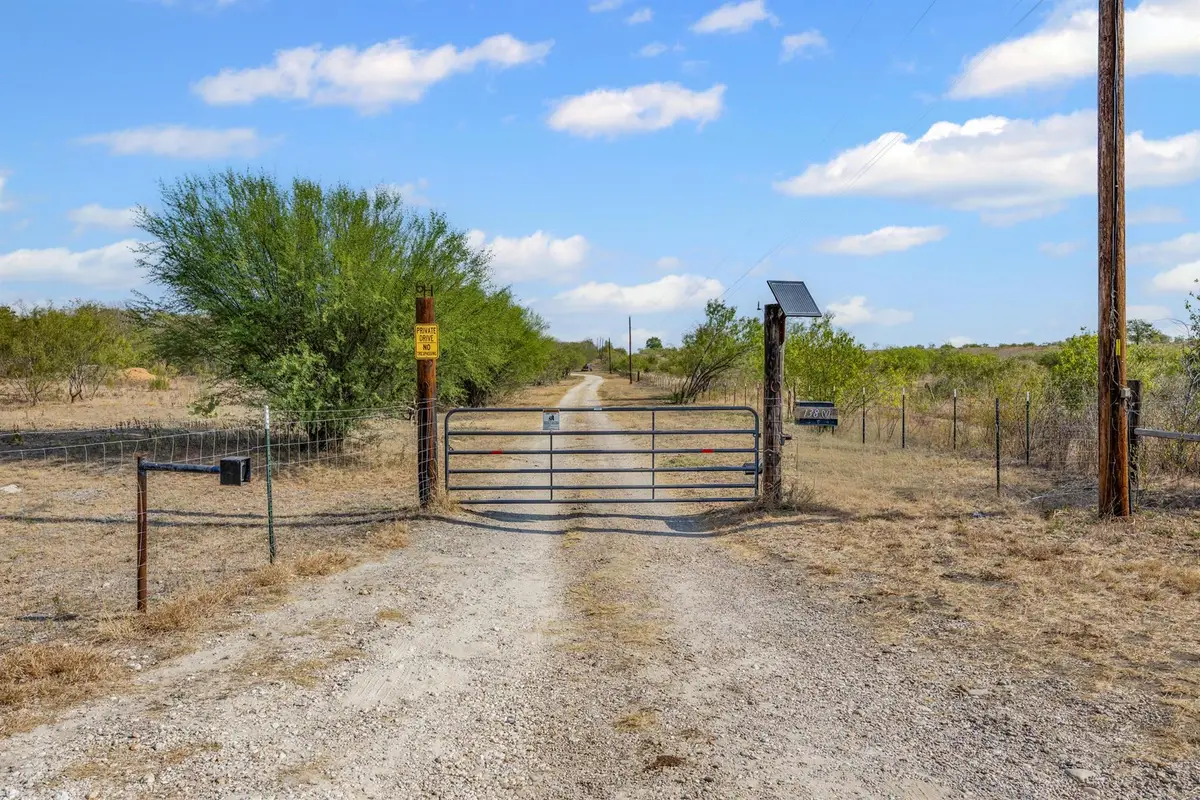 13800 Hokanson Rd, Del Valle, TX 78617 - #1