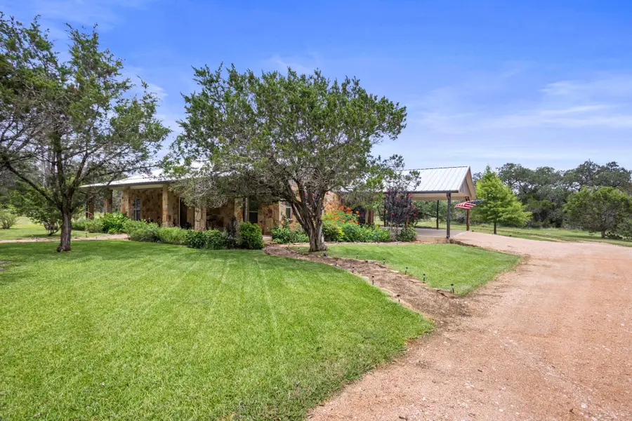 201 N Oak Vista Dr, Burnet, TX 78611 - #2