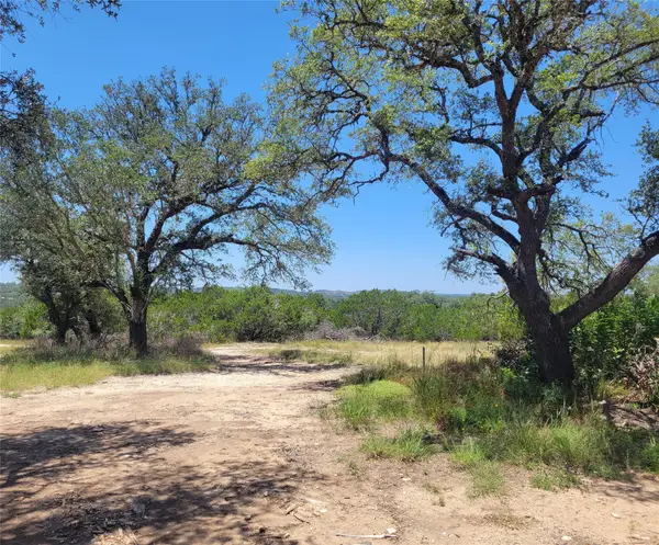 638 Bonita Dr, Blanco, TX 78606