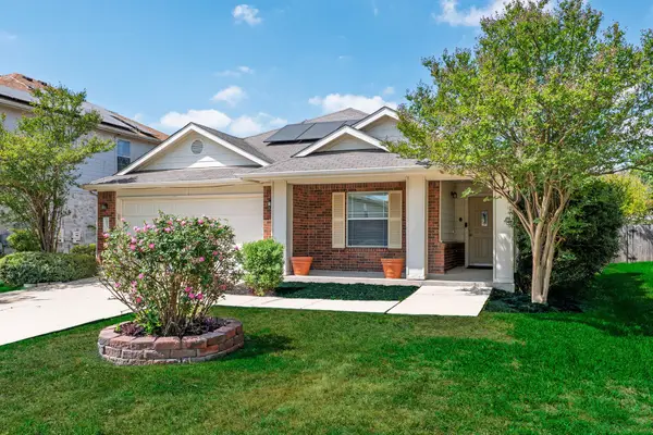 110 S Creekbend Dr, Hutto, TX 78634