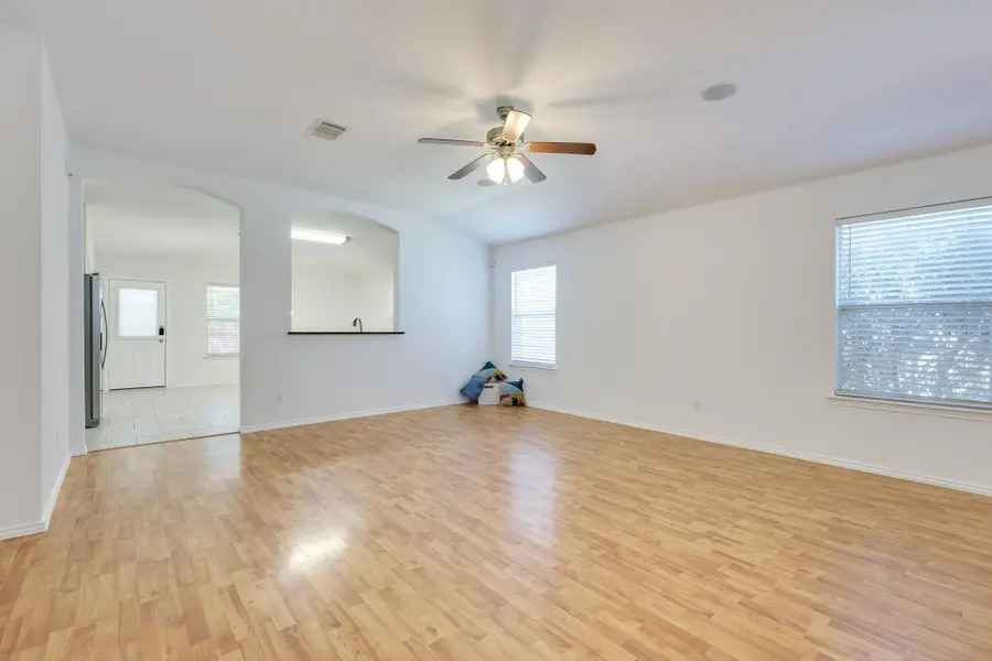 110 S Creekbend Dr, Hutto, TX 78634 - #2