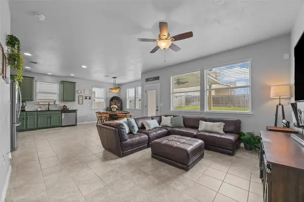 230 Eagle Brook Ln, Buda, TX 78610