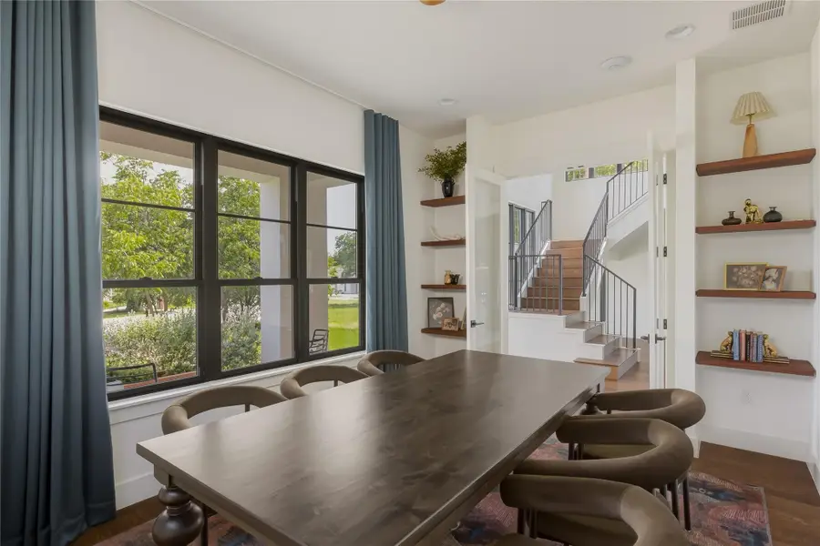 705 W 10th St, Georgetown, TX 78626 - #3