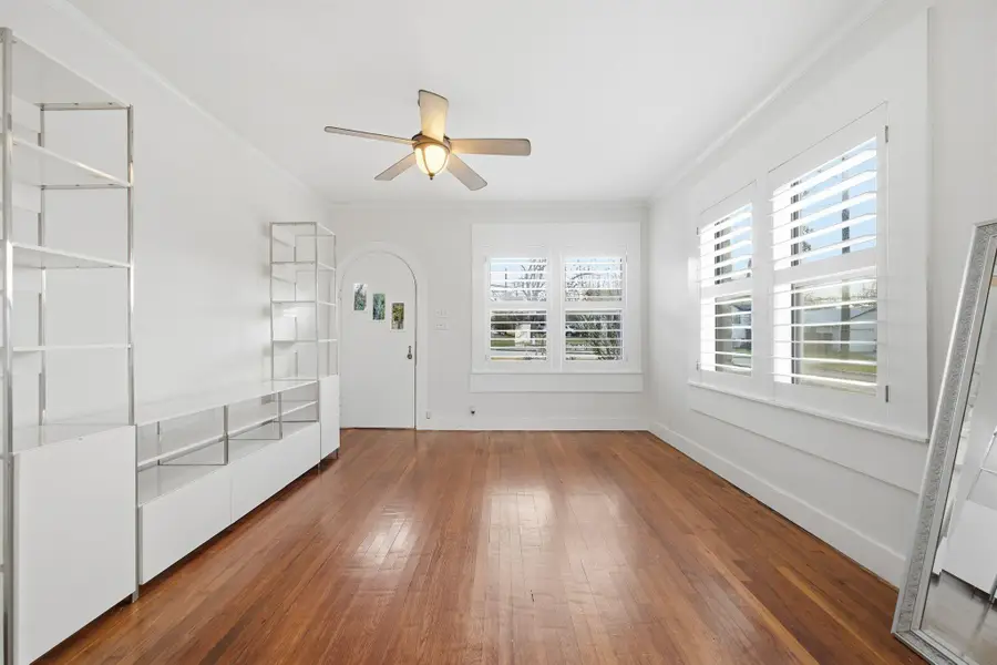 111 E 2nd St, Georgetown, TX 78626 - Image #3