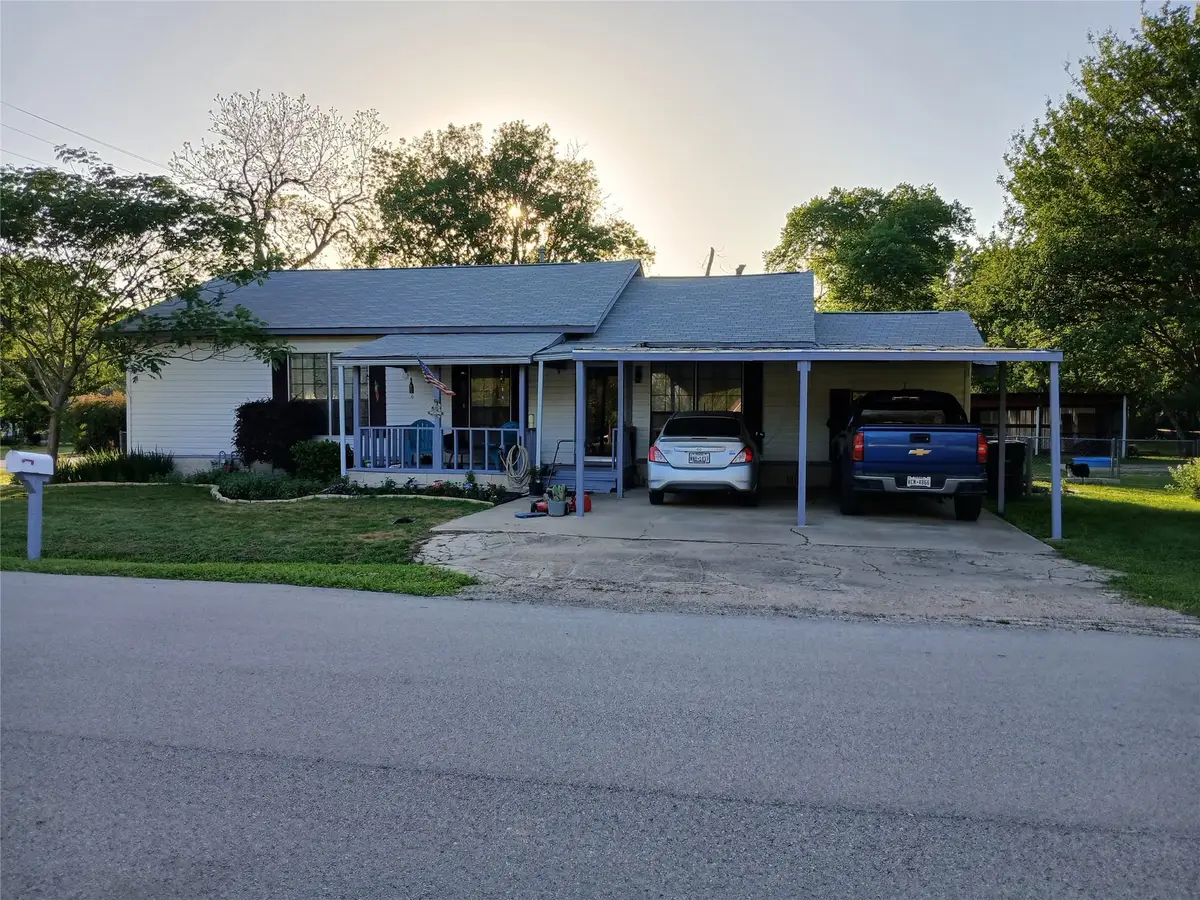 1206 W 8th St, Caldwell, TX 77836 - #1