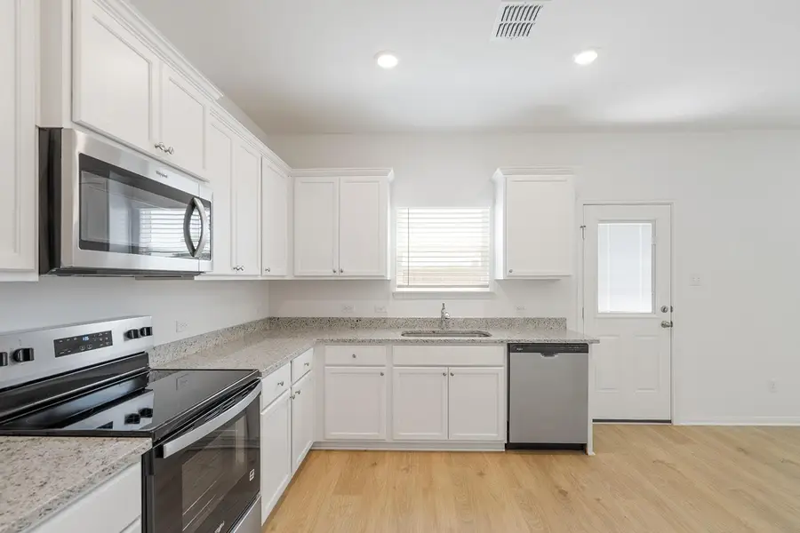 128 Desert Hare Dr, Jarrell, TX 76537 - #3