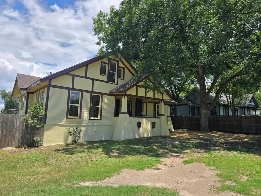144 W Wallace St, Gonzales, TX 78629 - Image #2