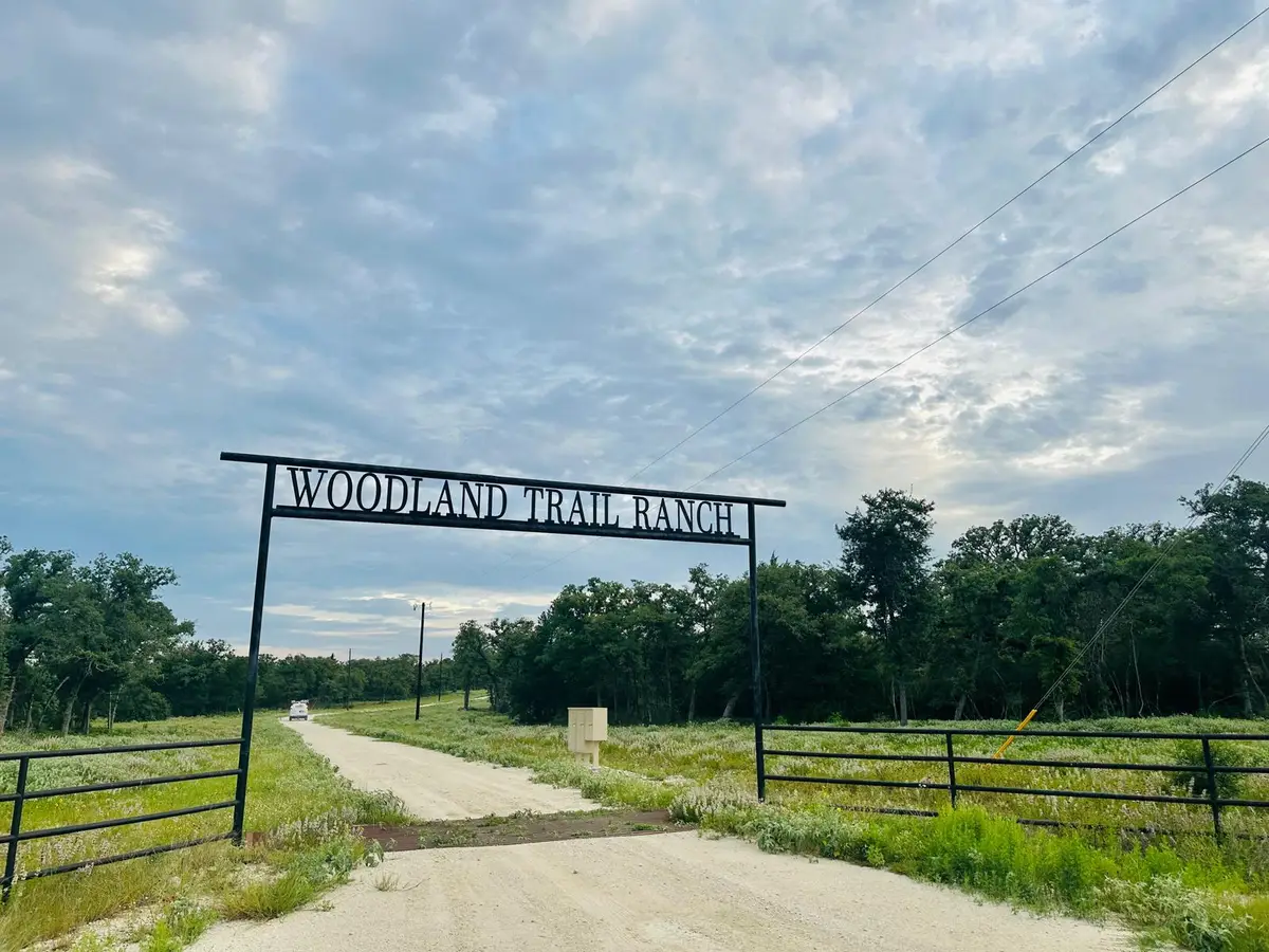 1118 N Woodland Trl, Rockdale, TX 77836 - #1