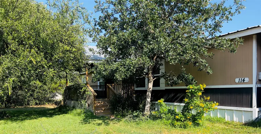 114 Lovers Ln, Kingsland, TX 78639 - Image #2