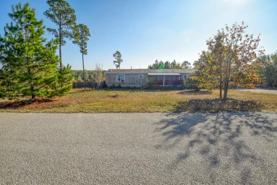 106 Lakewood Dr, Bastrop, TX 78602 - Image #2