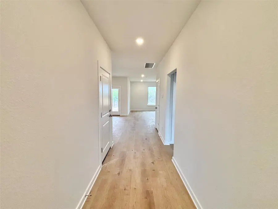 516 Salamander St, San Marcos, TX 78666 - Image #2