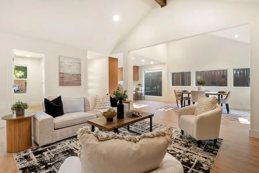 7010 Meadow Run, Austin, TX 78745 - Image #2