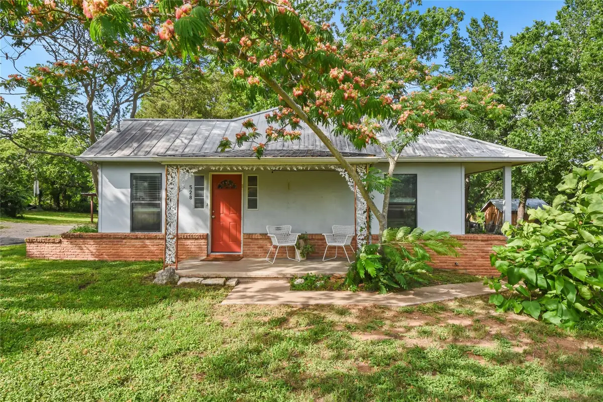 528 Old Mcdade Rd, Elgin, TX 78621 - #1