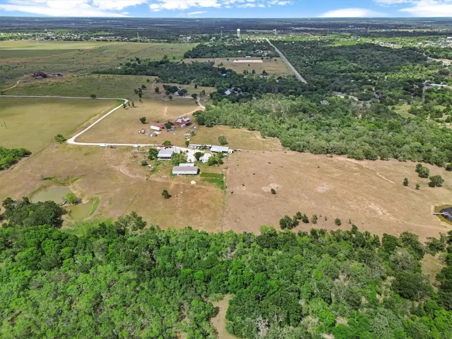 480 Grandpa Rd, Lockhart, TX 78644 - #2