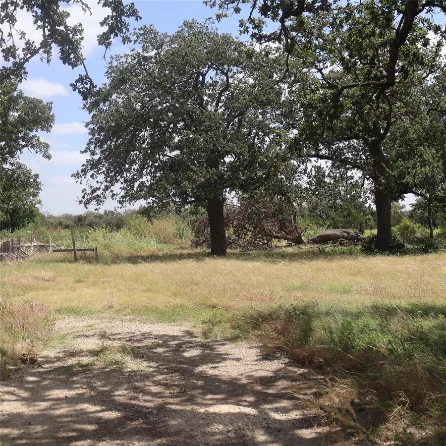 112 Mesones Rd, Florence, TX 76527 - #3