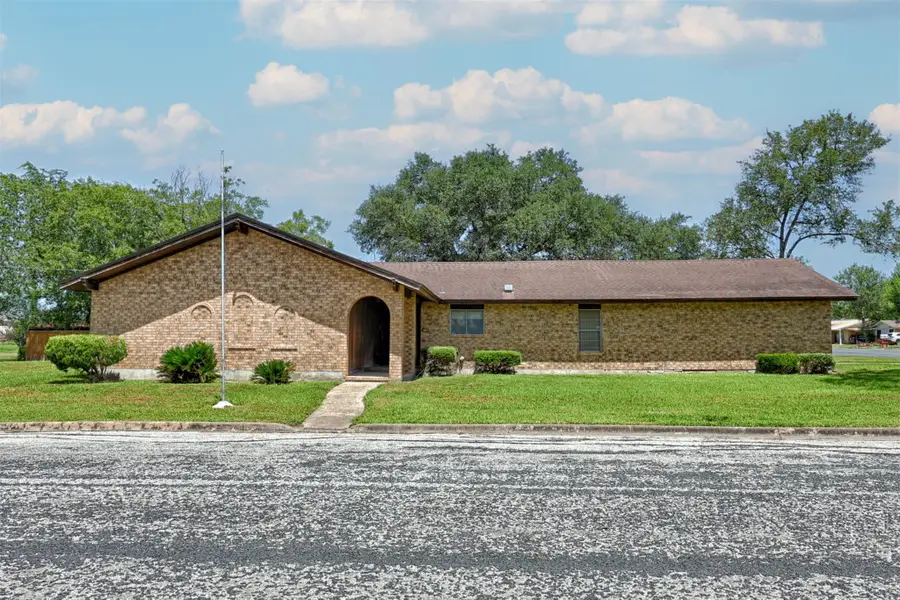 808 Herder Ave, Schulenburg, TX 78956 - #2