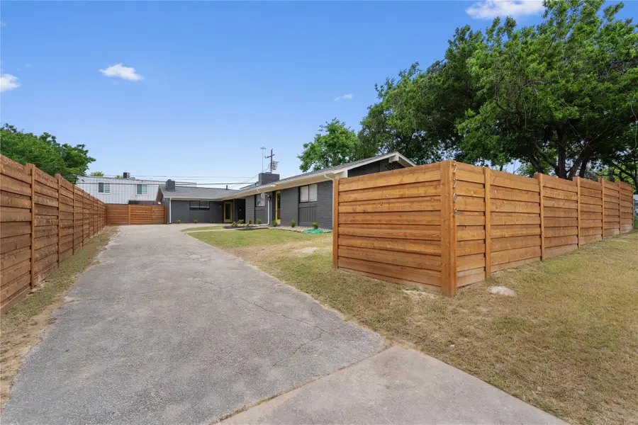 2203 Ventura Dr, Austin, TX 78741 - #2