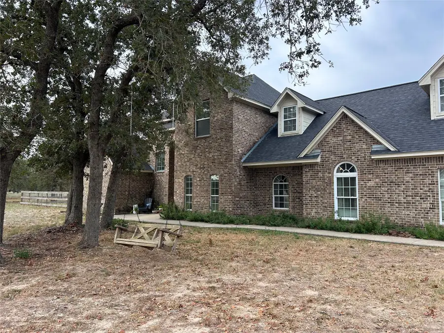 329 Flash Cir, Harwood Ottine, TX 78629 - #2