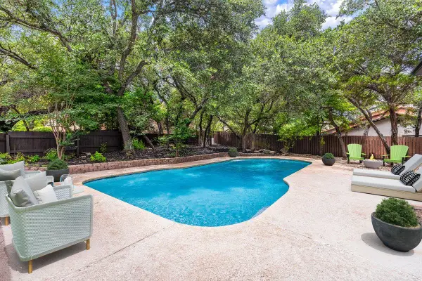 201 Timpanagos Dr, Lakeway, TX 78734