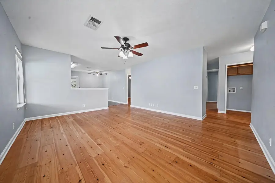137 Hay Meadow Rd, Cedar Creek, TX 78612 - #2