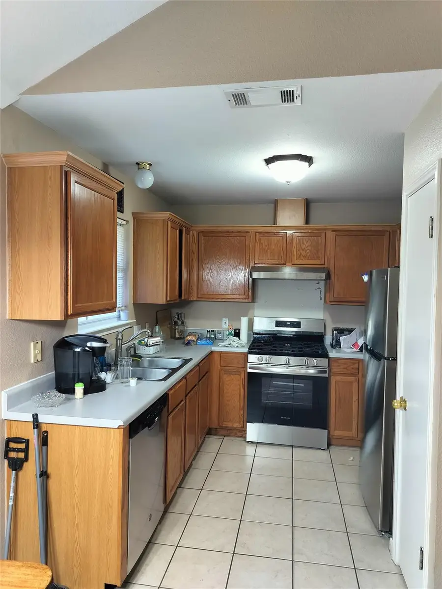 611 Clearcreek Dr, Leander, TX 78641 - Image #3