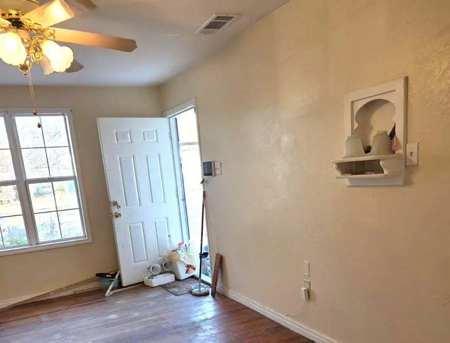 714 Mickan St, Copperas Cove, TX 76522 - #3