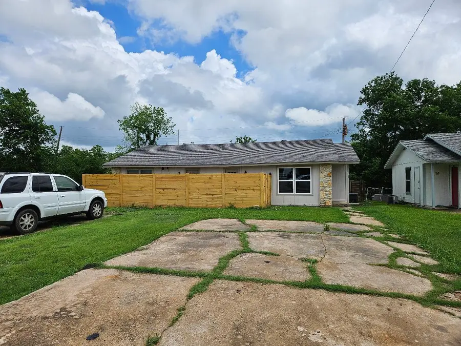 516 Lenora Dr, Taylor, TX 76574 - #2