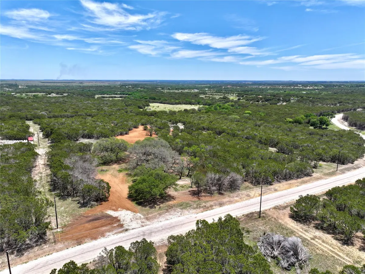 285 Donnie Dr, Lampasas, TX 76550 - Image #1