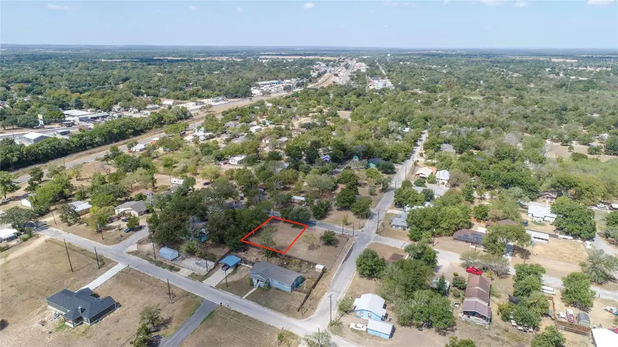 220 Daisy Ave, Luling, TX 78648 - #3