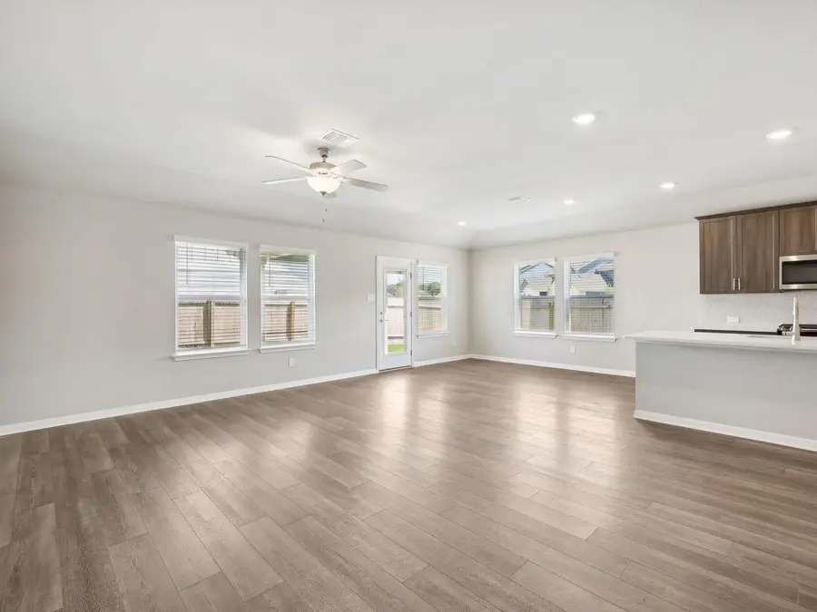 719 Universal Dr, Hutto, TX 78634 - #2