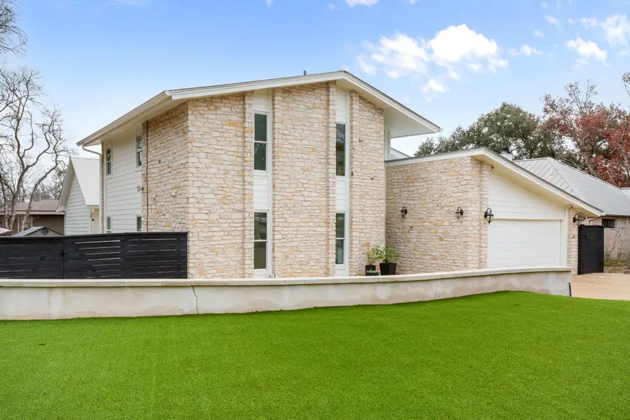 1813 Crooked Ln, Austin, TX 78741 - #2